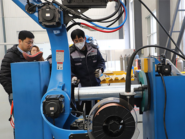 自動(dòng)化焊機(jī)停機(jī)檢查