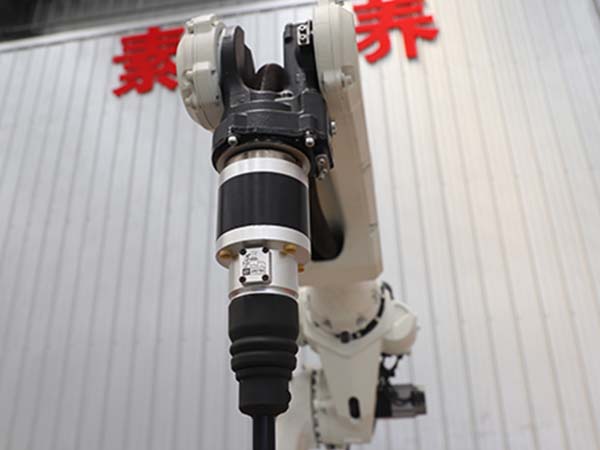 電磁場對焊接機器人有危害嗎？該如何解決？