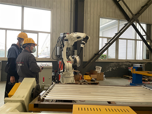 焊接機器人廠家可以提供教學嗎？